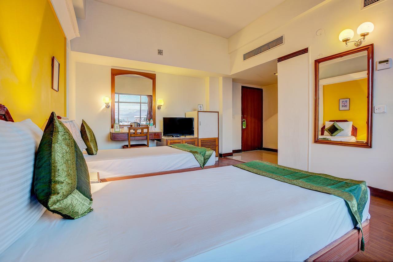 Ajanta Continental 3*
