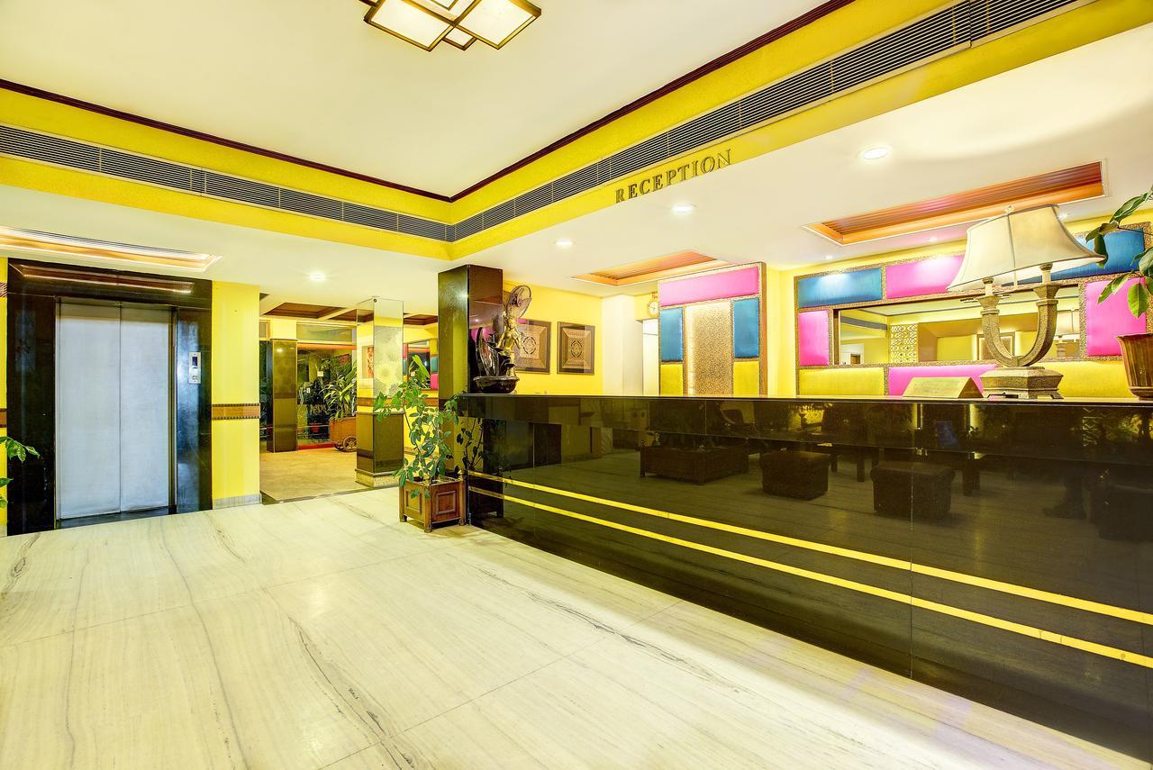 होटल Ajanta Continental 3*