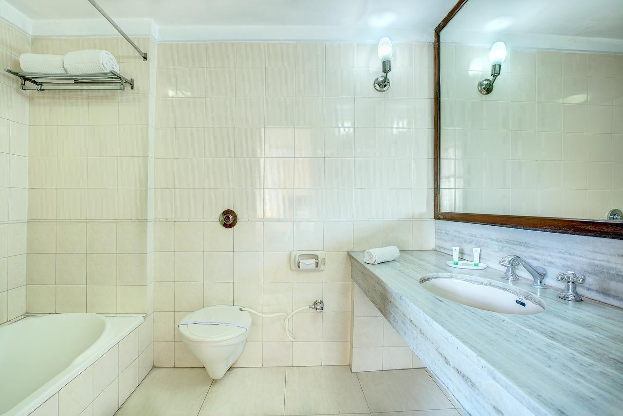 Ajanta Continental 3* Dehradun